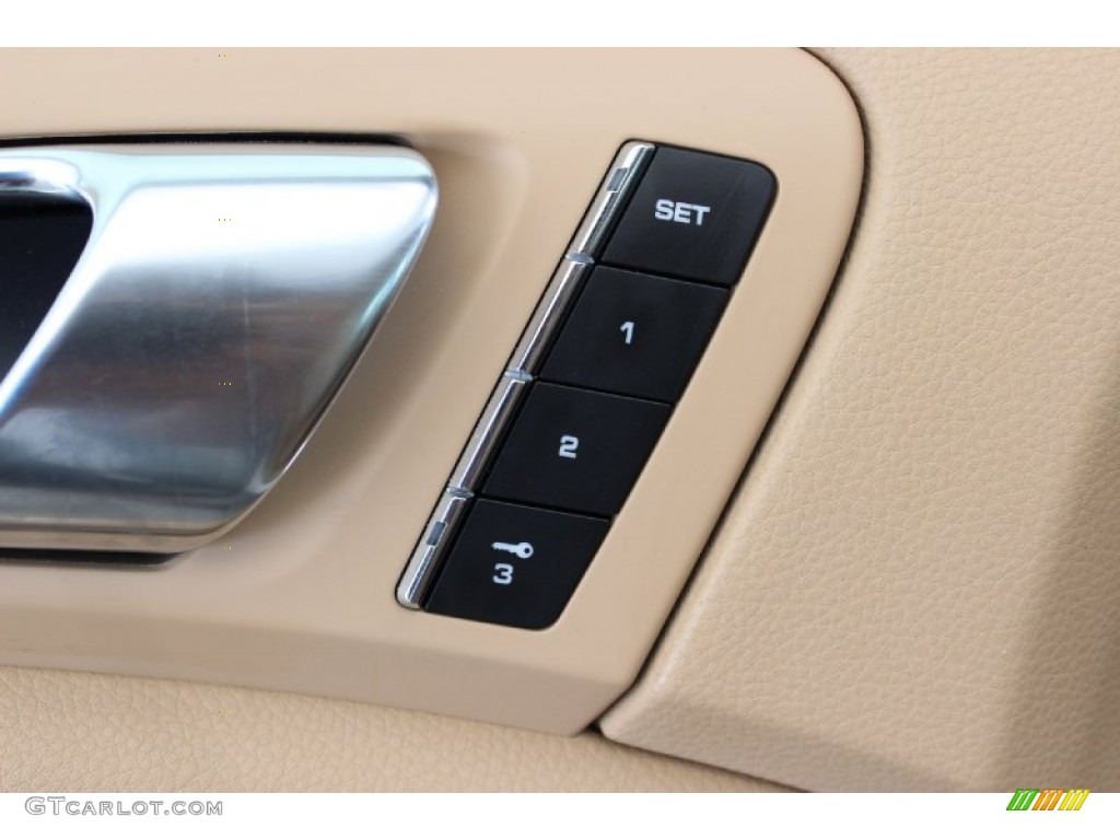2013 Porsche Cayenne S Controls Photo #85836595