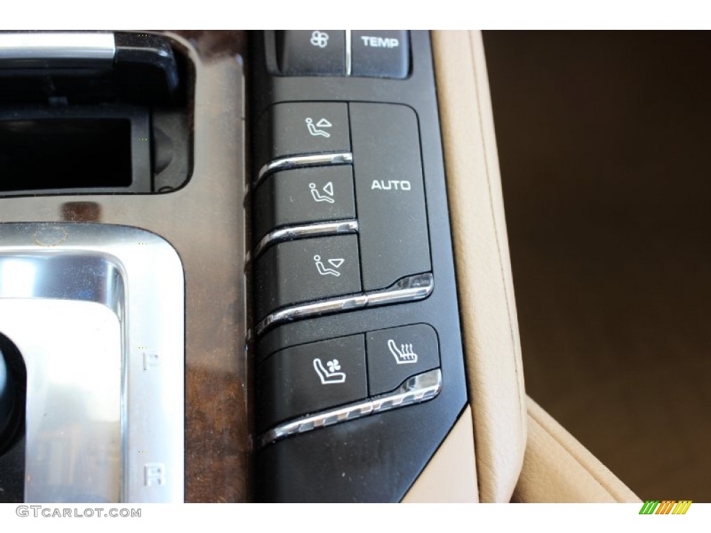 2013 Porsche Cayenne S Controls Photo #85837069