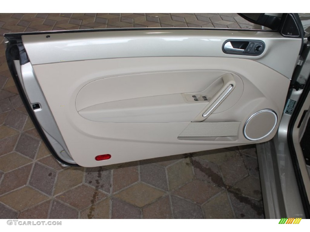 2014 Volkswagen Beetle TDI Convertible Beige Door Panel Photo #85837270