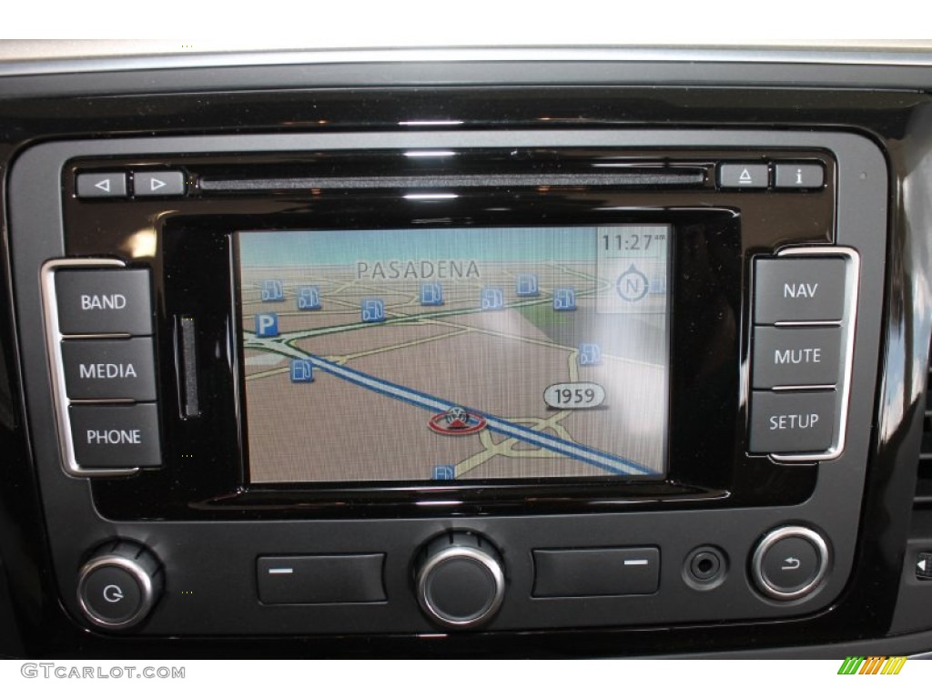 2014 Volkswagen Beetle TDI Convertible Navigation Photos