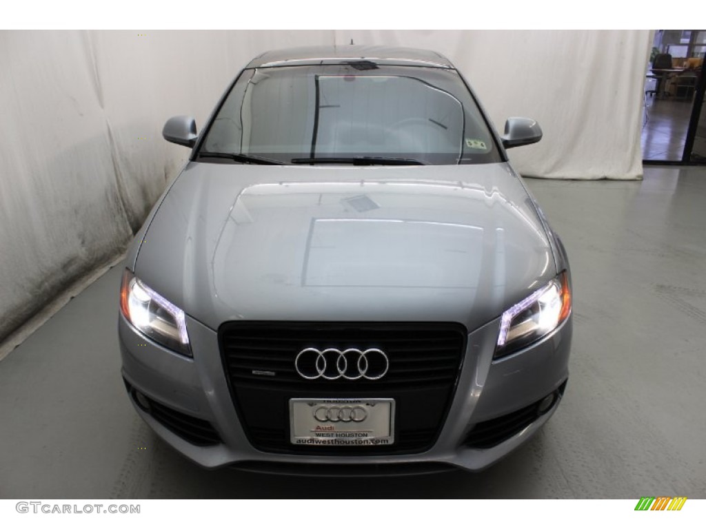 2010 A3 2.0 TFSI quattro - Monza Silver Metallic / Black photo #2