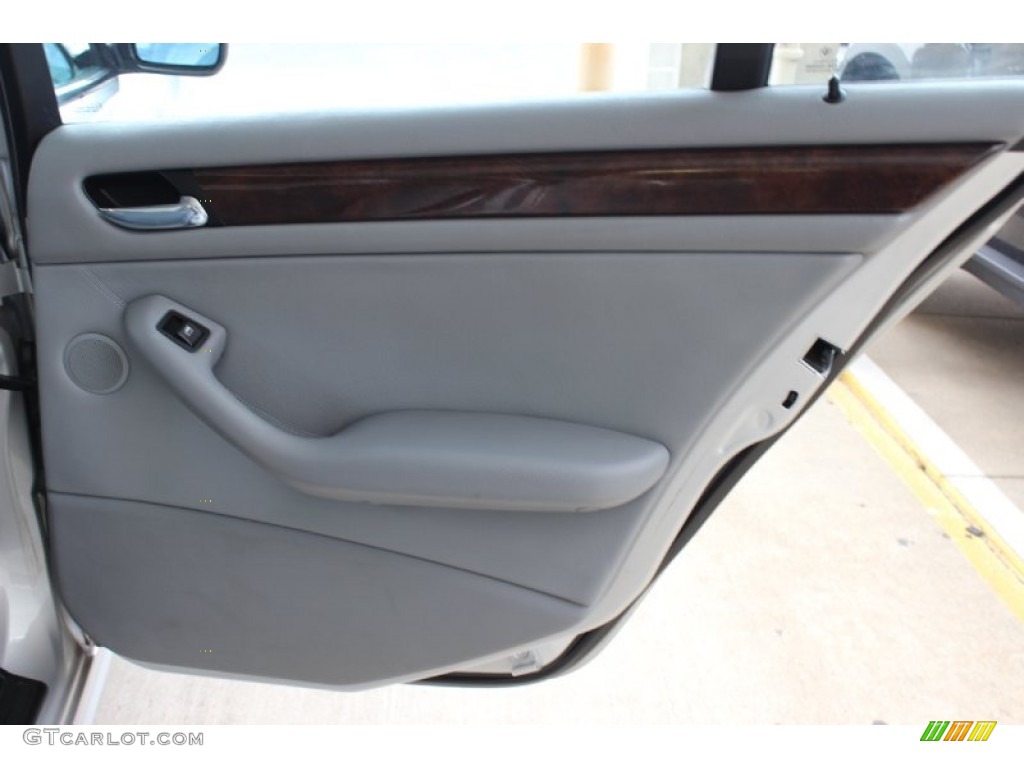 2002 BMW 3 Series 325i Sedan Grey Door Panel Photo #85839088