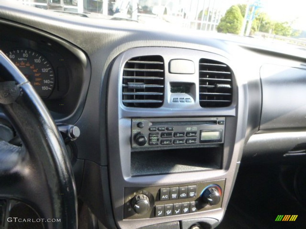 2004 Sonata  - Brilliant Silver / Black photo #13