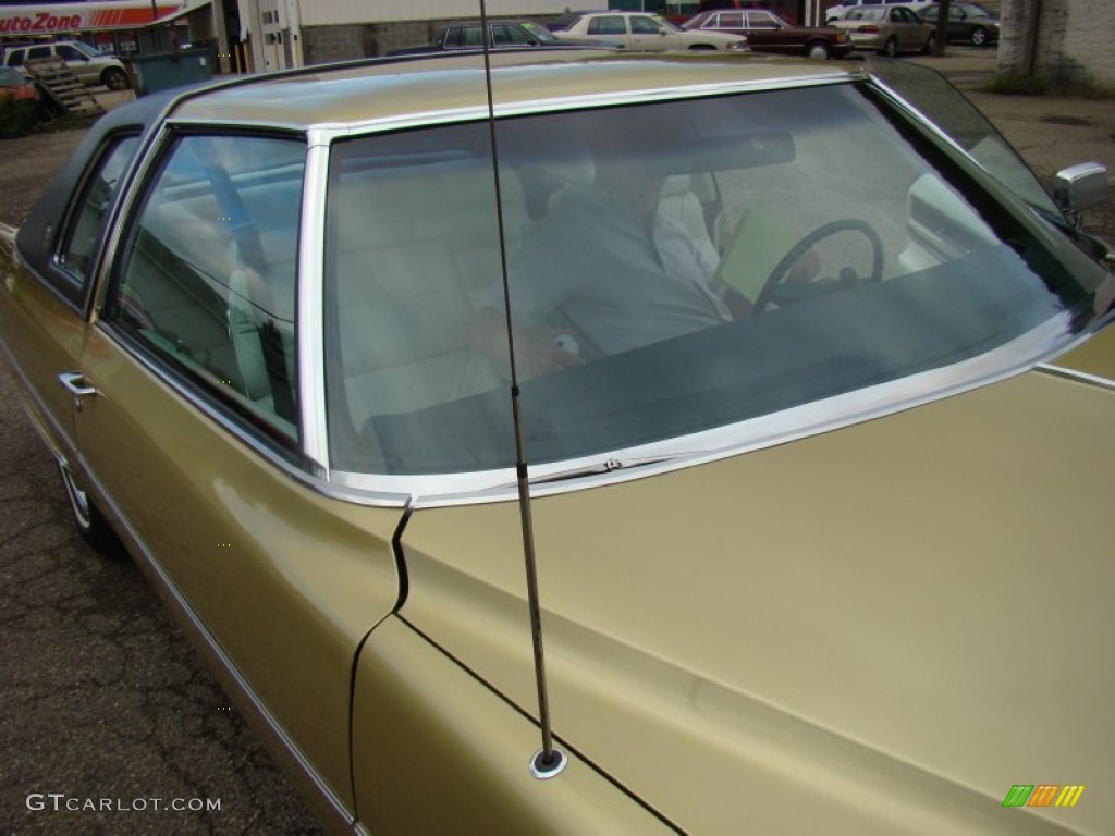 1976 DeVille Coupe - Florentine Gold Firemist / Light Ivory-Gold photo #15