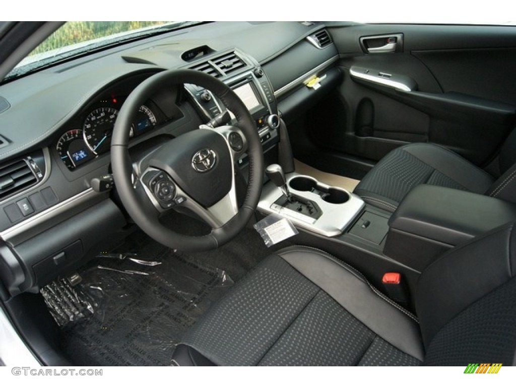 2014 Camry SE - Classic Silver Metallic / Black photo #5