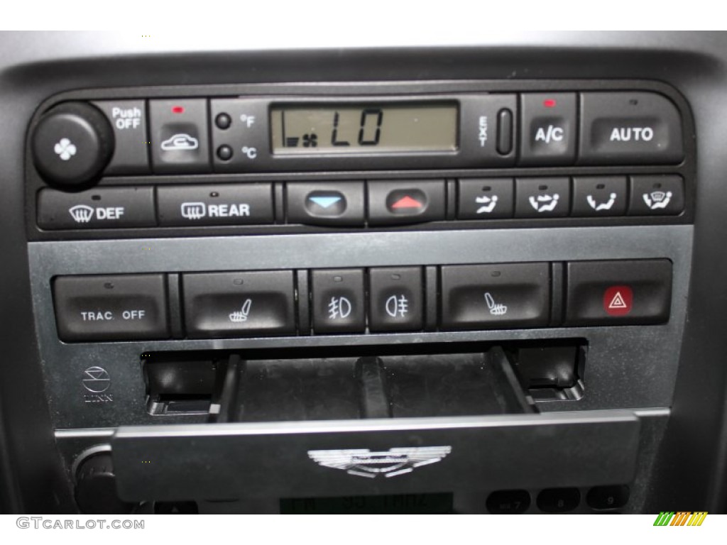2003 Aston Martin Vanquish Standard Vanquish Model Controls Photo #85844610