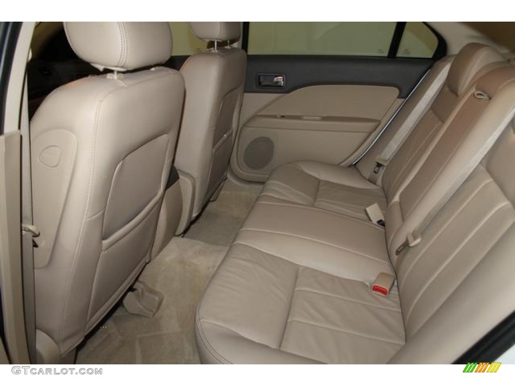 2007 Milan V6 Premier AWD - Oxford White / Camel photo #24