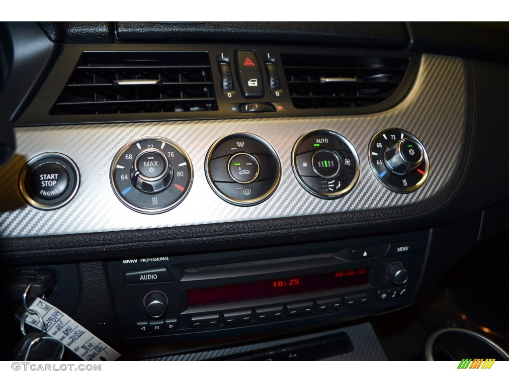 2011 BMW Z4 sDrive35is Roadster Controls Photo #85851102