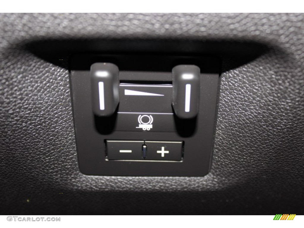 2014 Chevrolet Silverado 3500HD LT Crew Cab Dual Rear Wheel 4x4 Controls Photo #85851526