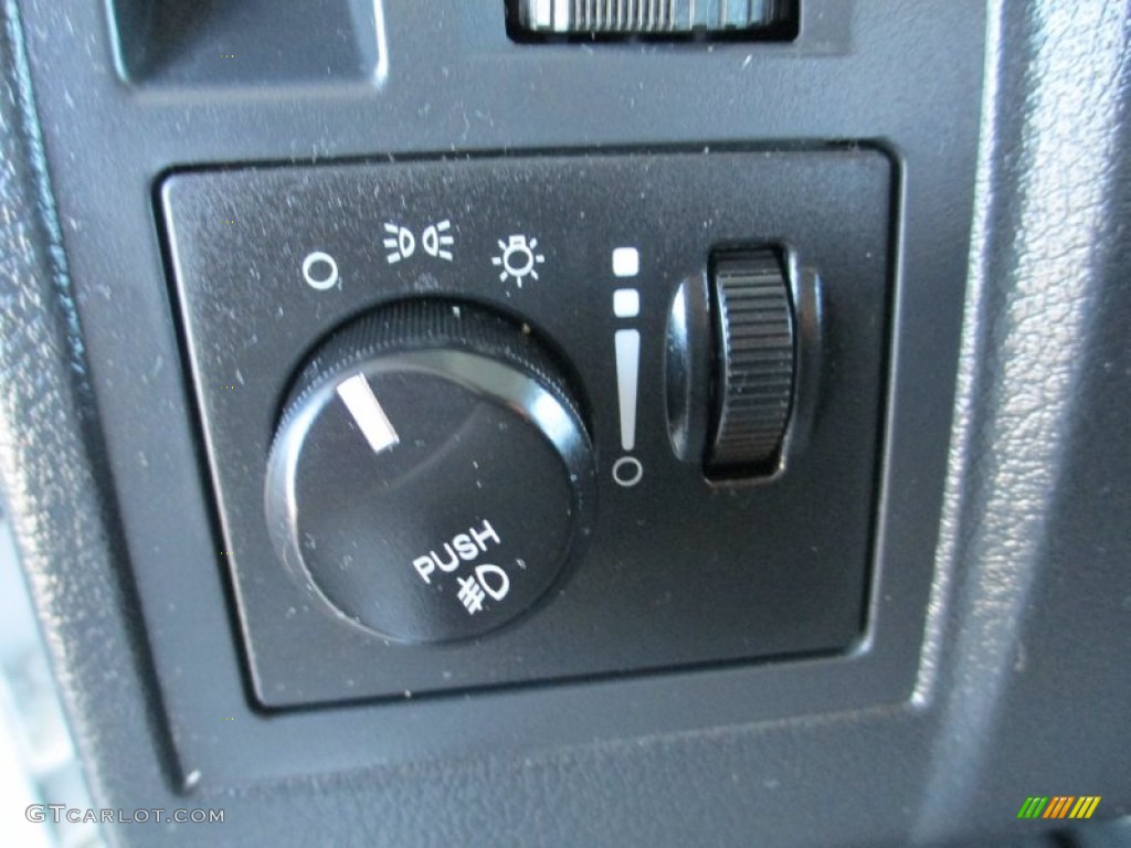 2010 Dodge Dakota ST Extended Cab Controls Photo #85852381