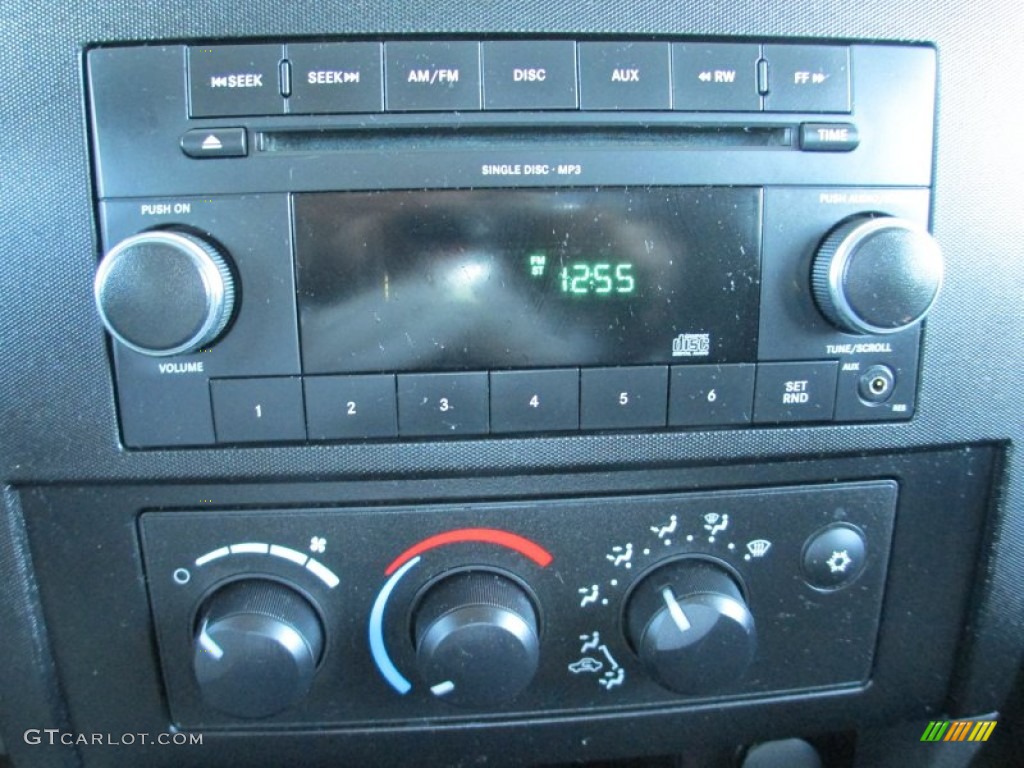 2010 Dodge Dakota ST Extended Cab Controls Photo #85852393