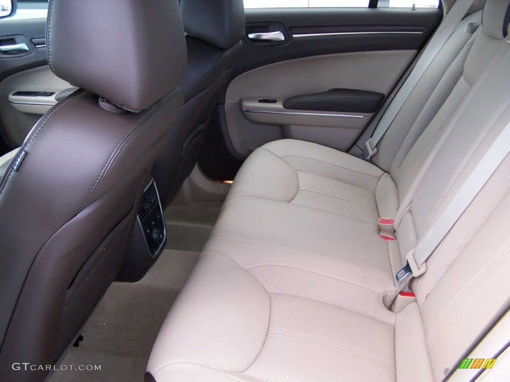 2013 Chrysler 300 C Luxury Series Rear Seat Photo #85853416