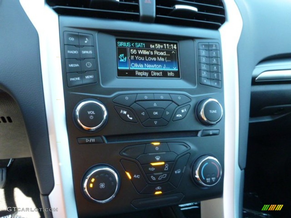 2014 Ford Fusion SE Controls Photo #85857013