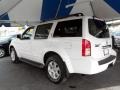 2009 Avalanche White Nissan Pathfinder SE  photo #8