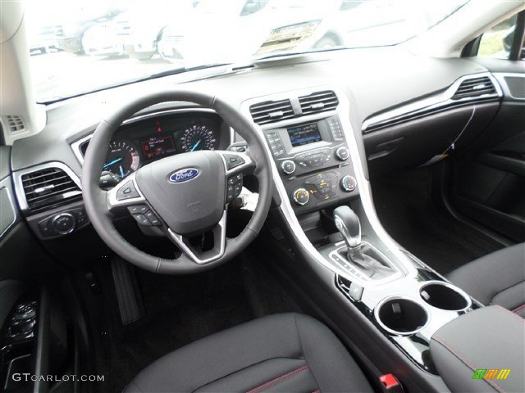 2014 Ford Fusion SE Charcoal Black Dashboard Photo #85858663