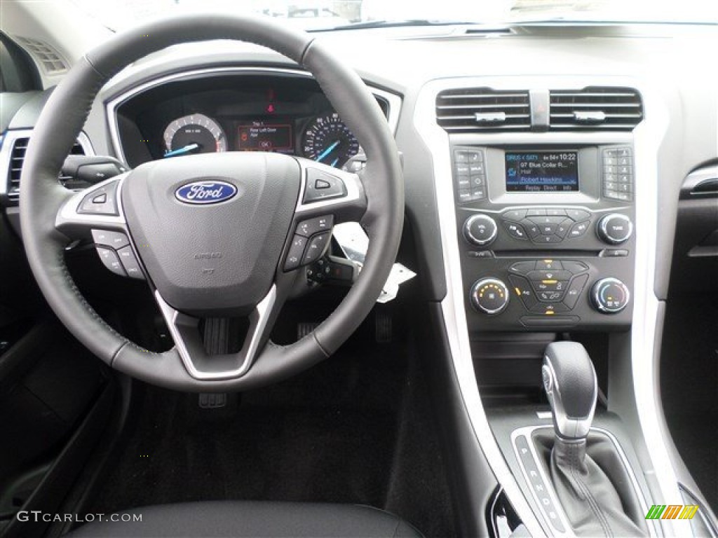 2014 Ford Fusion SE Charcoal Black Dashboard Photo #85858684