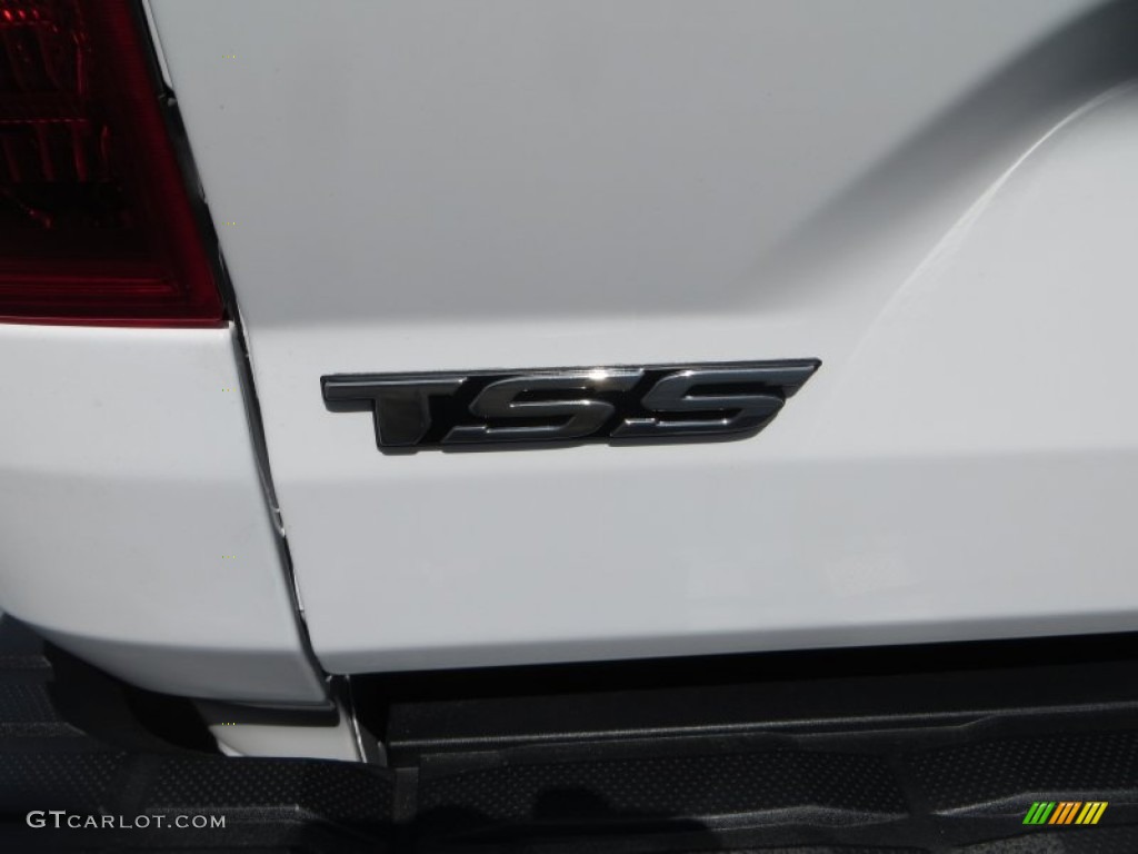 2014 Toyota Tundra SR5 Crewmax Marks and Logos Photo #85861996