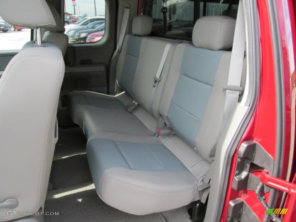 2007 Titan SE King Cab 4x4 - Red Brawn / Steel Gray photo #17
