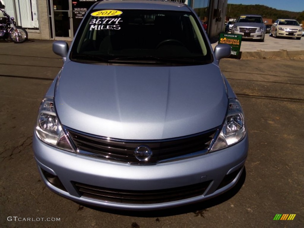 2012 Versa 1.8 S Hatchback - Arctic Blue Metallic / Charcoal photo #3