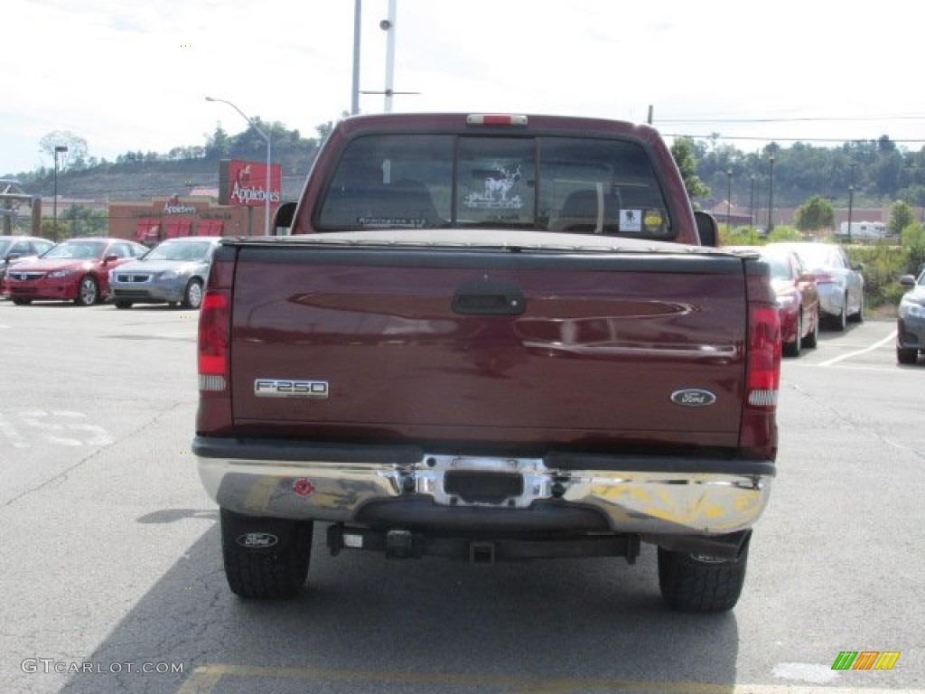 2005 F250 Super Duty XLT Crew Cab 4x4 - Dark Toreador Red Metallic / Medium Flint photo #9