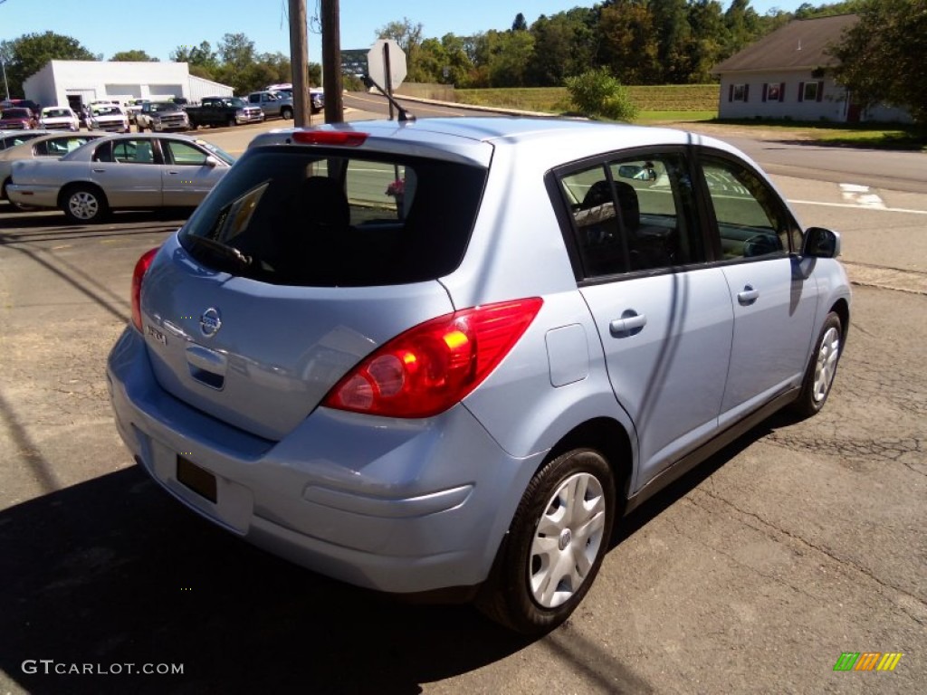 2012 Versa 1.8 S Hatchback - Arctic Blue Metallic / Charcoal photo #10