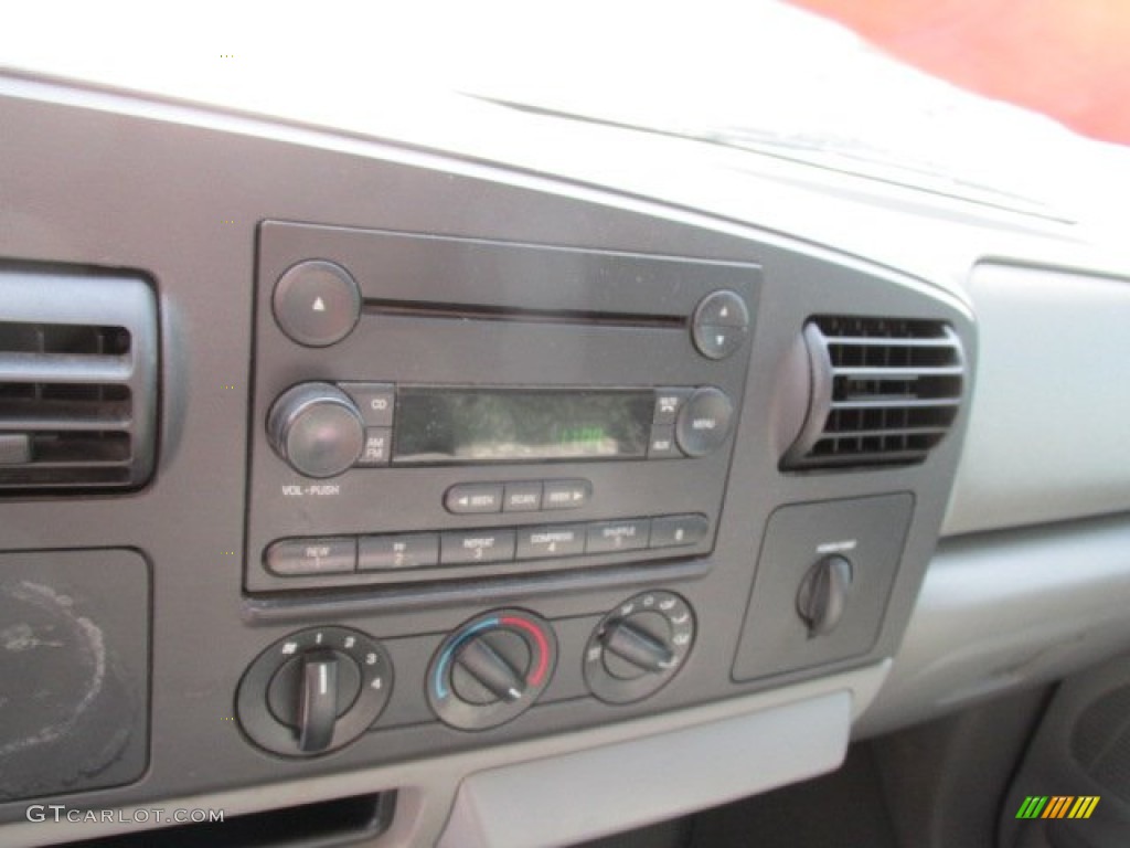 2005 F250 Super Duty XLT Crew Cab 4x4 - Dark Toreador Red Metallic / Medium Flint photo #16