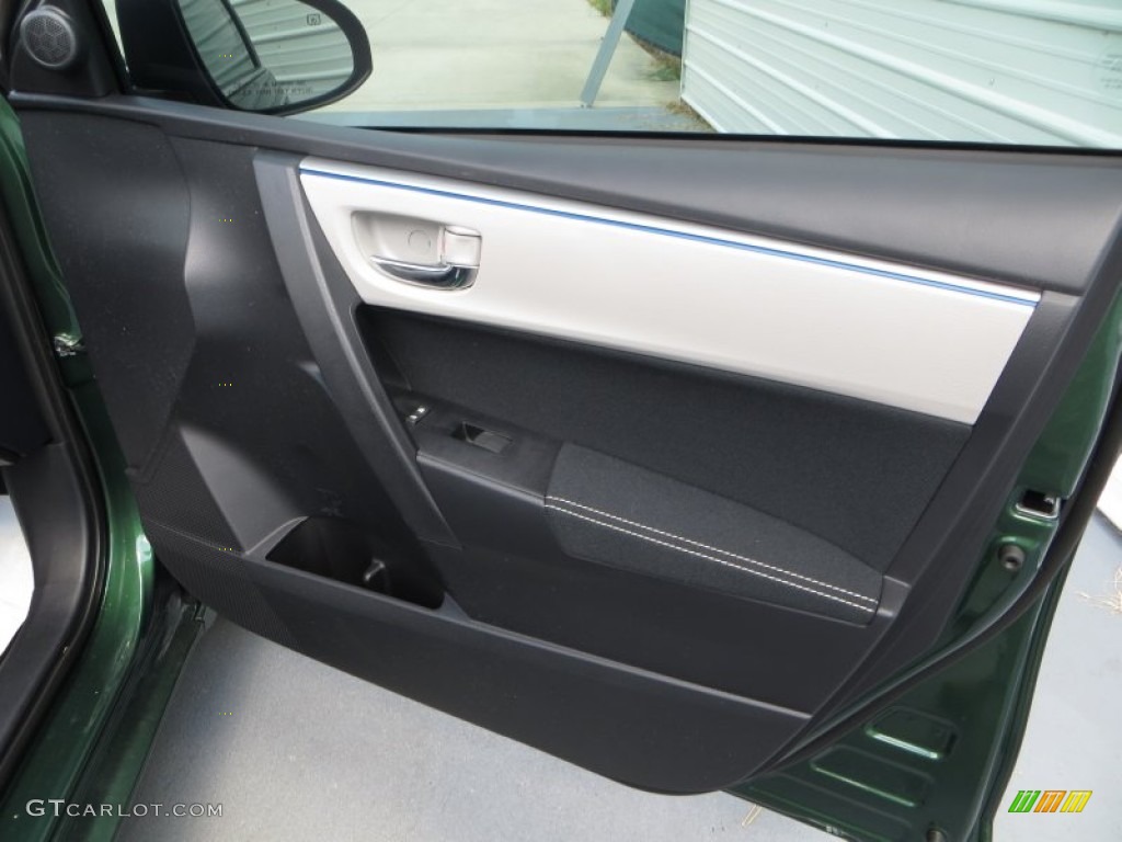 2014 Toyota Corolla LE Eco Ash Door Panel Photo #85866109