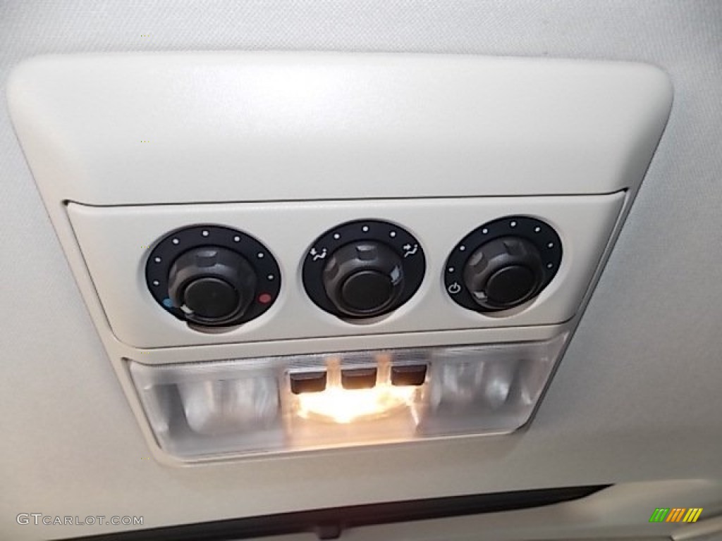 2010 Land Rover LR4 V8 Controls Photo #85867419