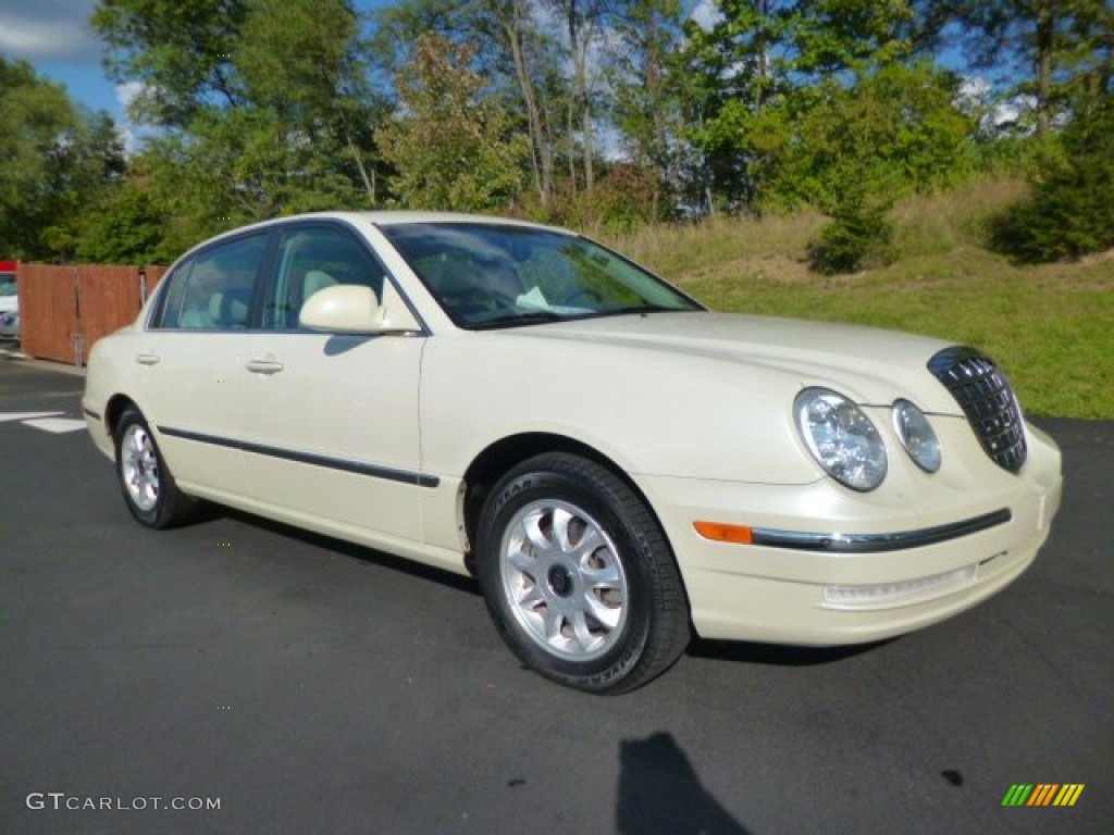2005 Amanti  - Pearl White / Gray photo #2