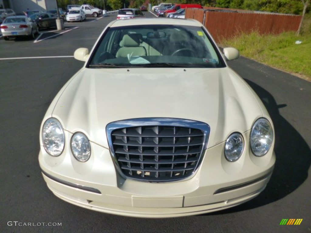 2005 Amanti  - Pearl White / Gray photo #8