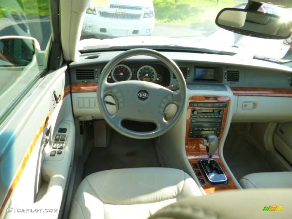 2005 Amanti  - Pearl White / Gray photo #15