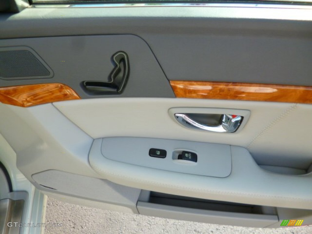 2005 Amanti  - Pearl White / Gray photo #18