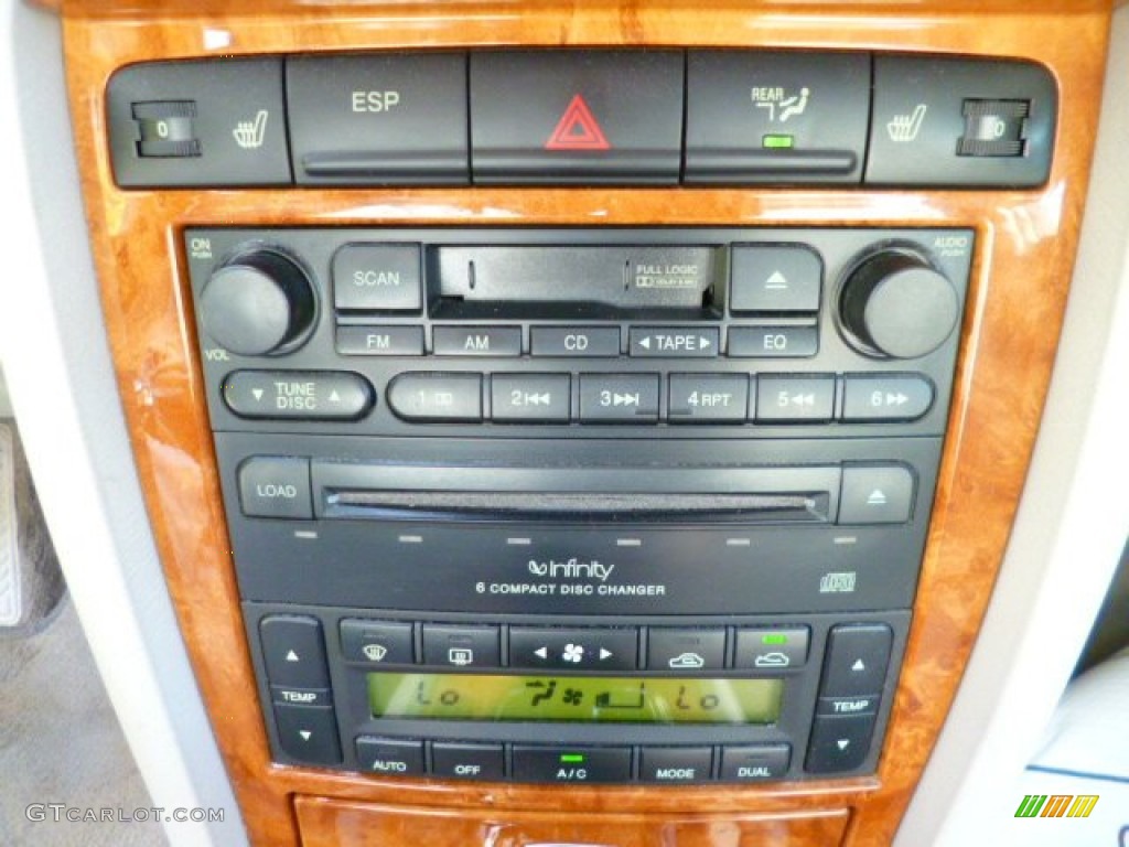 2005 Amanti  - Pearl White / Gray photo #19