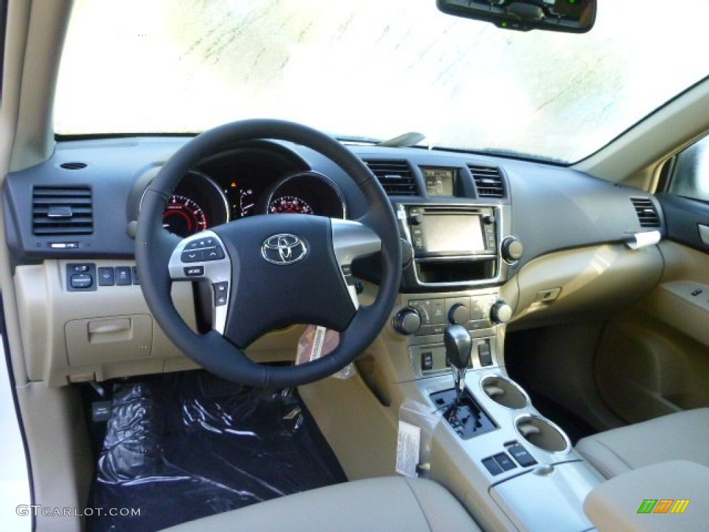 2013 Toyota Highlander SE Interior Color Photos