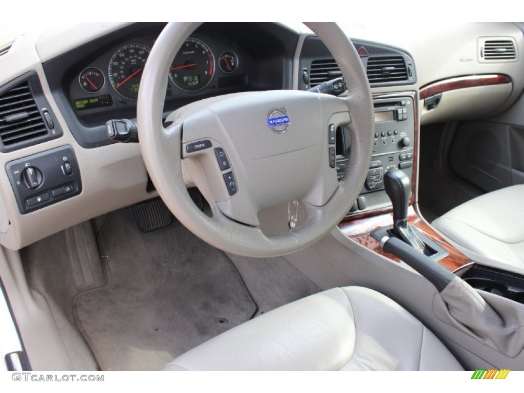 2006 V70 2.4 - Ice White / Taupe photo #11