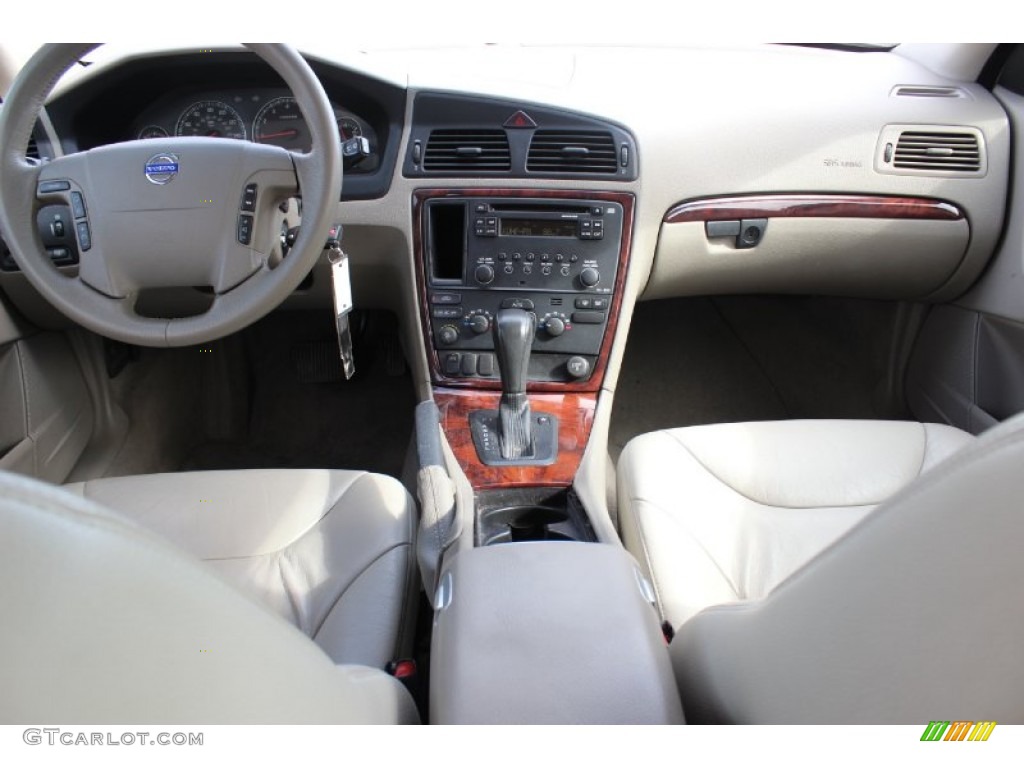 2006 V70 2.4 - Ice White / Taupe photo #25