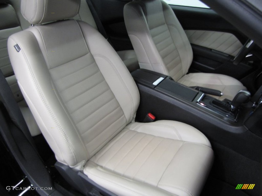 2013 Ford Mustang GT Premium Coupe Front Seat Photos