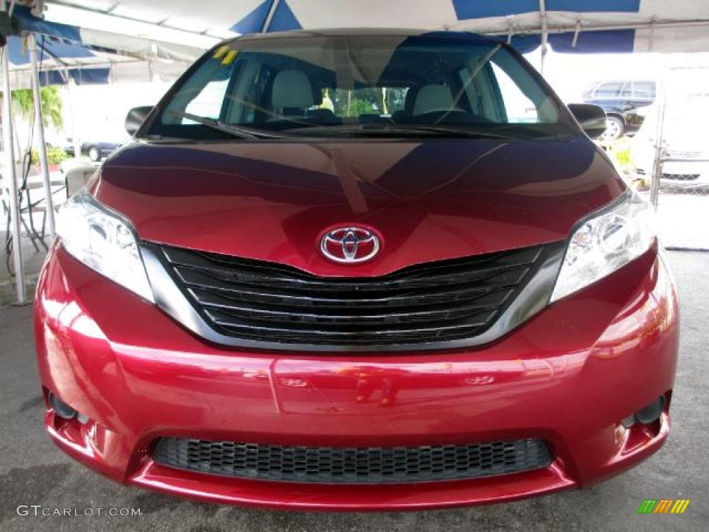 2011 Sienna V6 - Salsa Red Pearl / Dark Charcoal photo #2