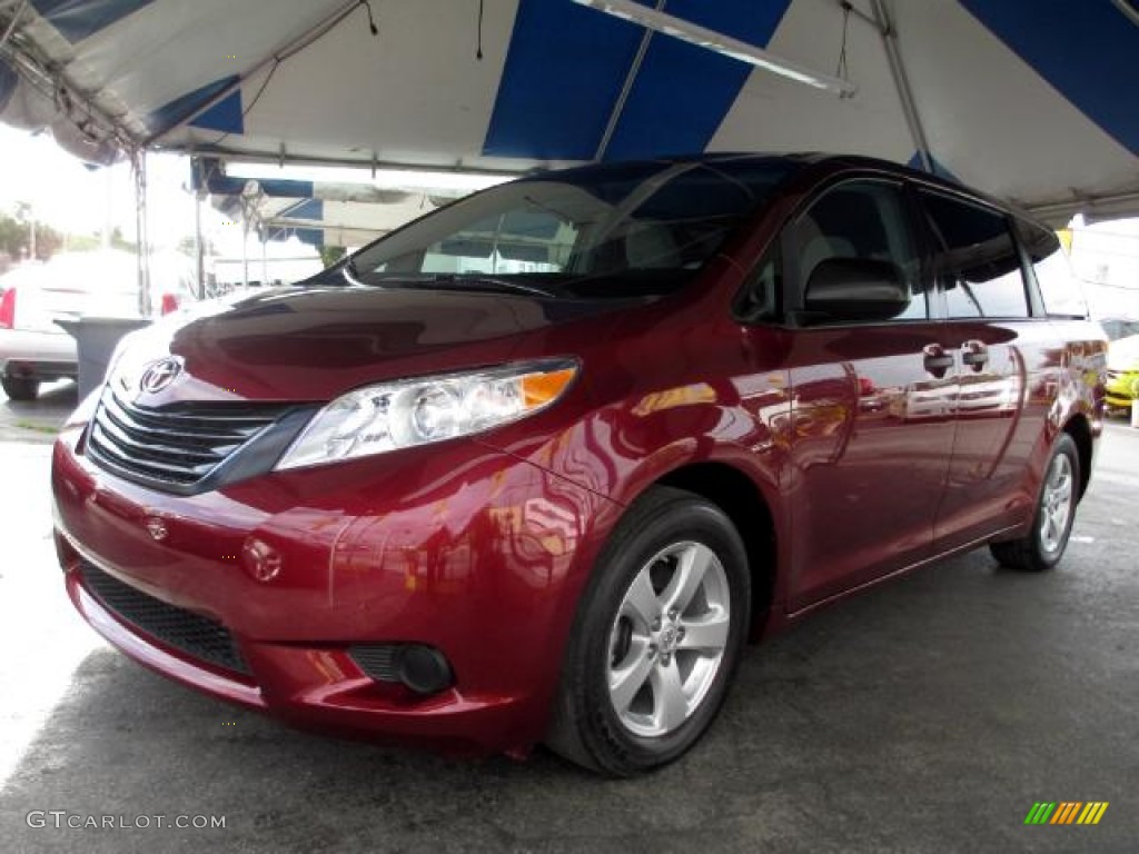 2011 Sienna V6 - Salsa Red Pearl / Dark Charcoal photo #3