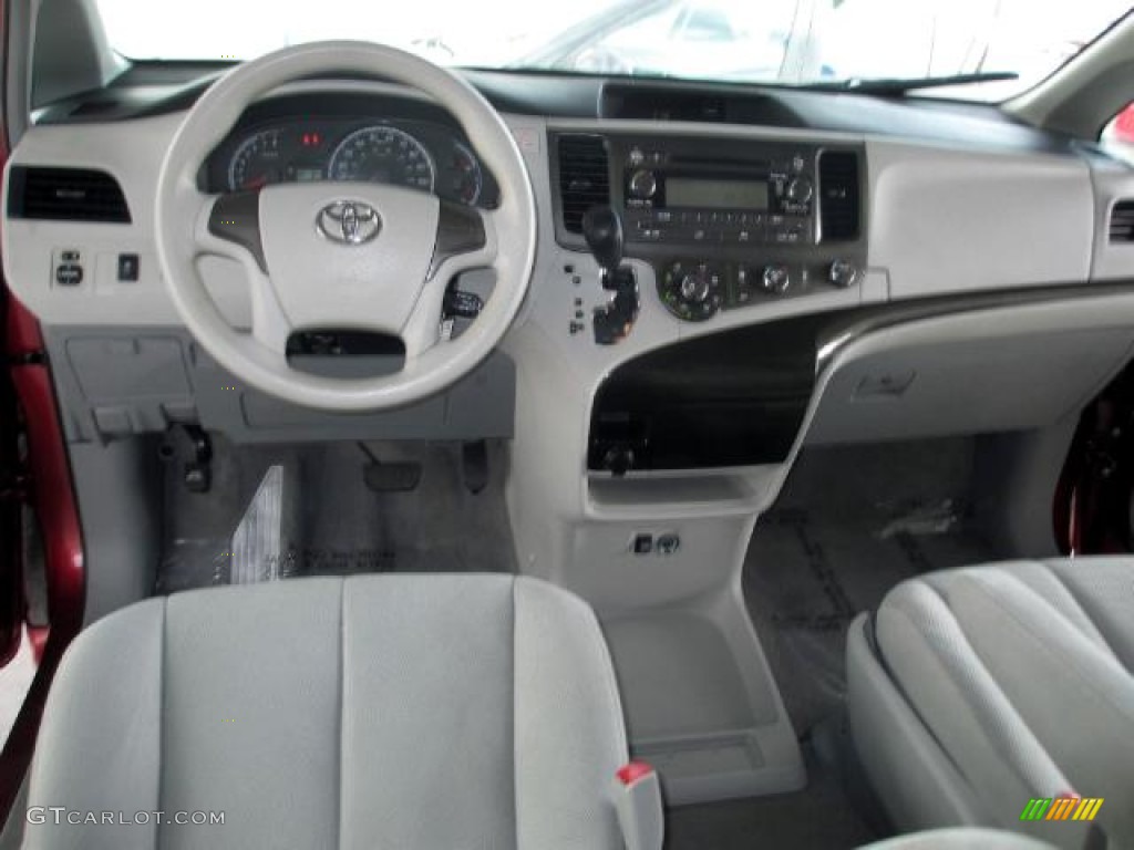 2011 Sienna V6 - Salsa Red Pearl / Dark Charcoal photo #14