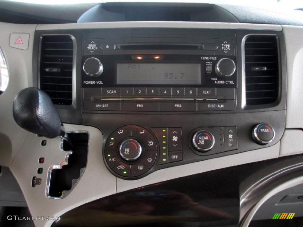 2011 Sienna V6 - Salsa Red Pearl / Dark Charcoal photo #16