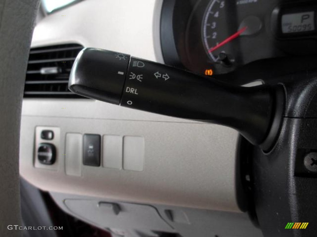 2011 Sienna V6 - Salsa Red Pearl / Dark Charcoal photo #19