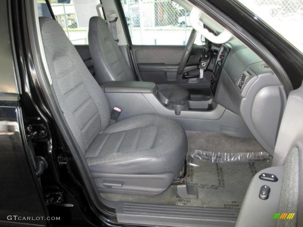 2002 Explorer XLS 4x4 - Black Clearcoat / Midnight Grey photo #10