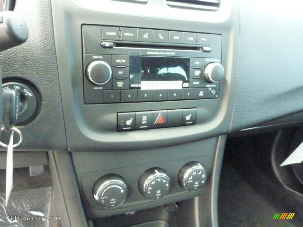 2014 Dodge Avenger SXT Controls Photo #85882483