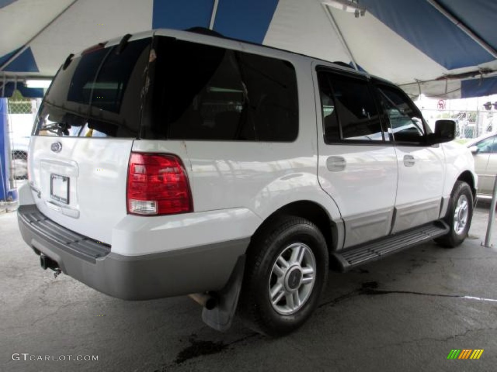 2003 Expedition XLT 4x4 - Oxford White / Medium Parchment photo #4