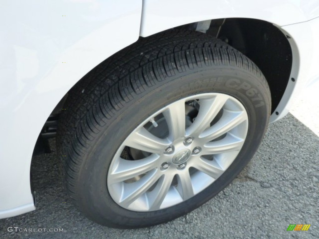 2014 200 Touring Sedan - Bright White / Black photo #11