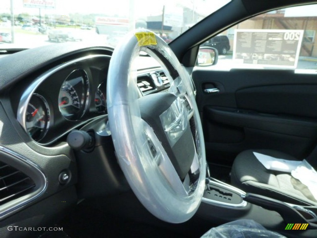 2014 200 Touring Sedan - Bright White / Black photo #17