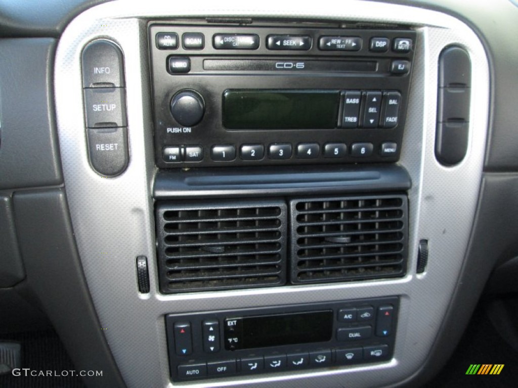 2004 Mercury Mountaineer V8 Premier AWD Controls Photo #85893130