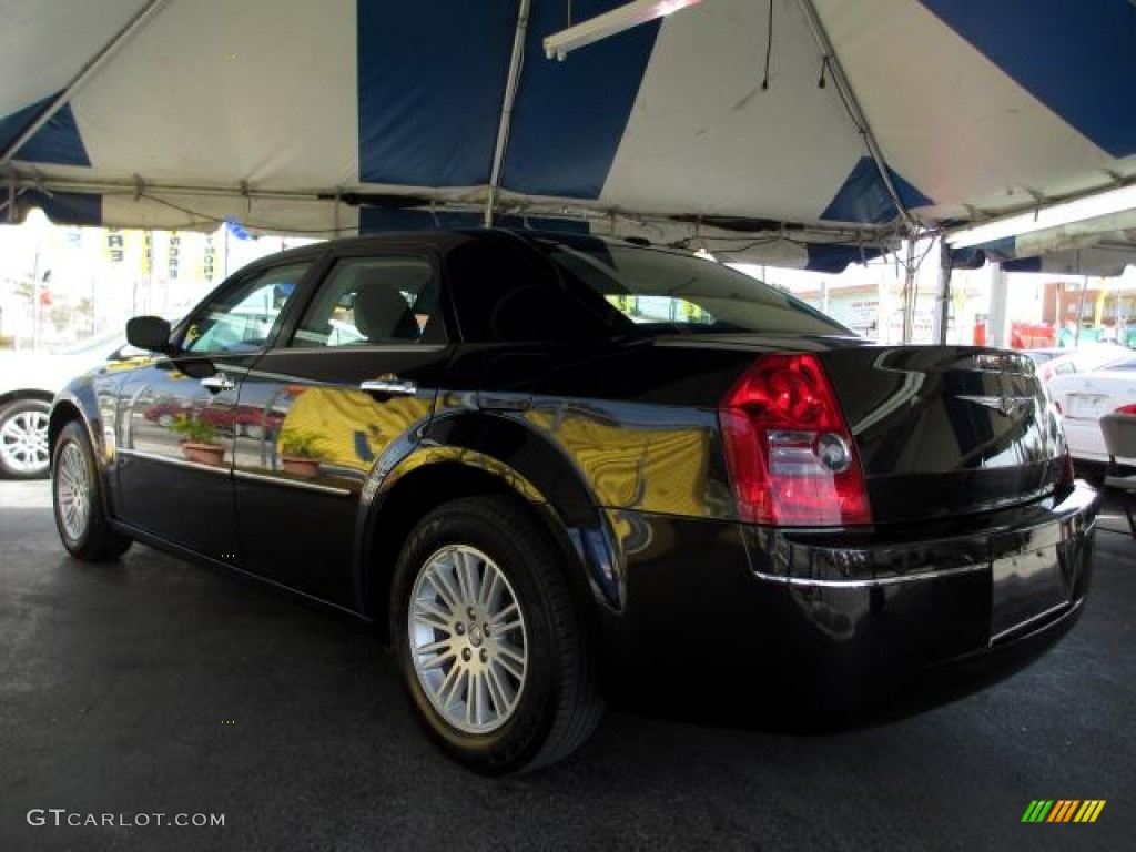 2010 300 Touring - Black / Dark Slate Gray photo #6