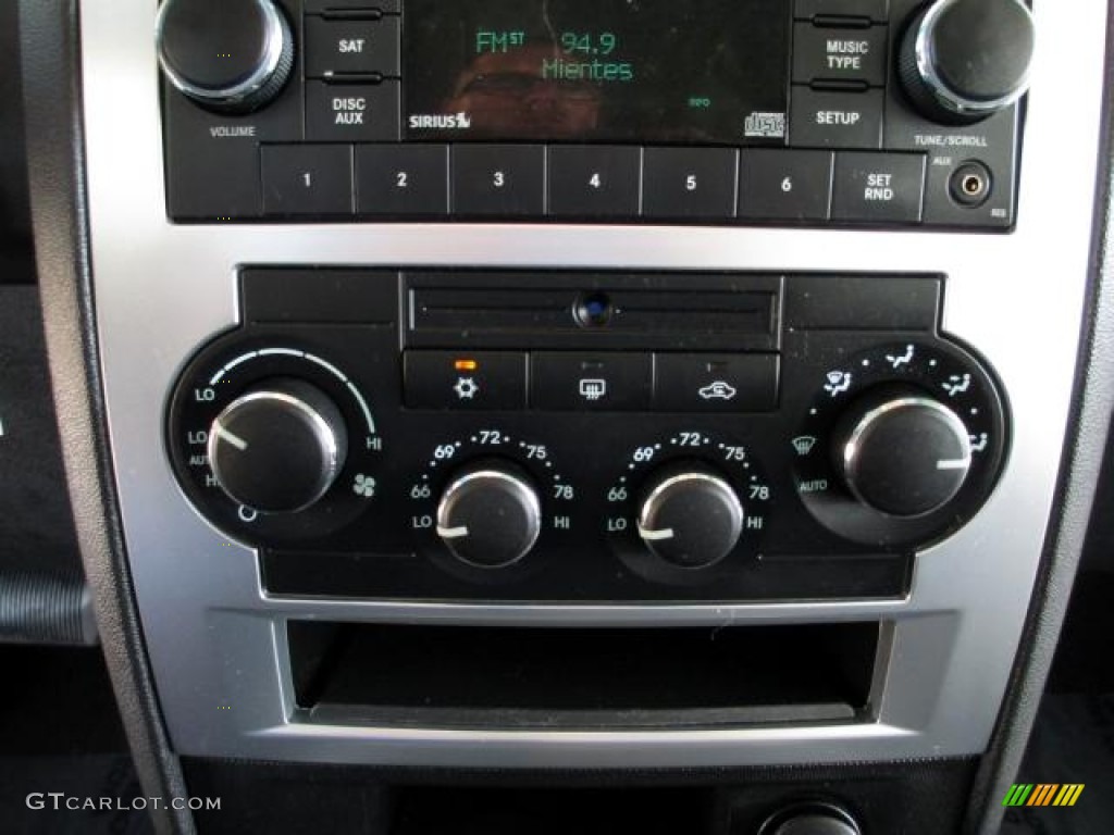 2010 300 Touring - Black / Dark Slate Gray photo #15